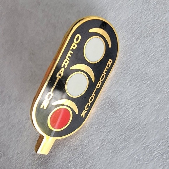 Vintage Operation Redblock Railroad Safety Amtrak Lapel Pin Gold Tone Signal